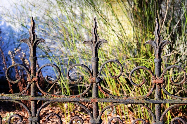 Affordable Ornamental Iron Fence Supplies in Collingwood & Barrie 2024