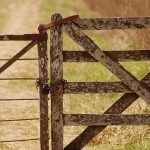 fencing-farm-fencing-for-farms-fence-for-640x480-58593928.jpeg