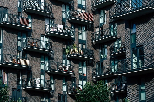 property-management-640x480-37543305.jpeg