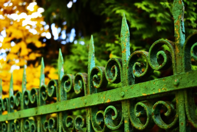 Choosing High-Quality Ornamental Iron Fence Materials in Barrie
