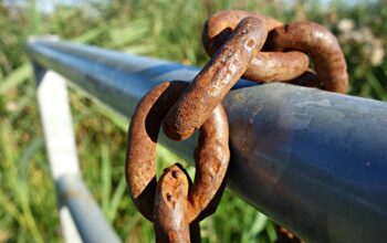 chain-link-fence-installation-in-barrie-640x480-52334009.jpeg