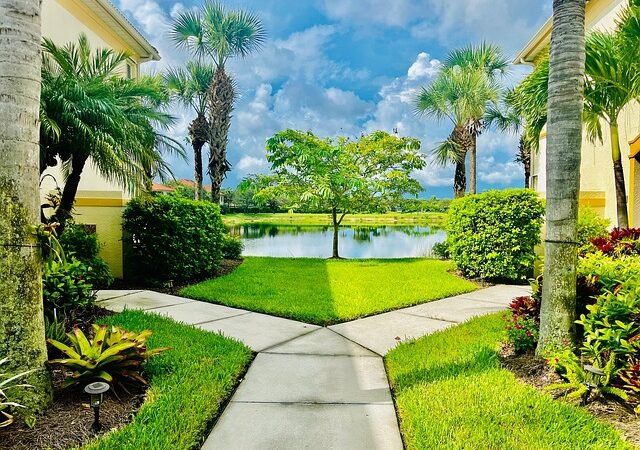 property-management-640x480-80389678.jpeg