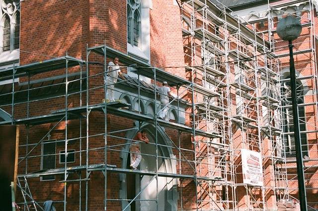 Boost Oakville Homes with Energy Efficient Siding: Tips & Contractor Guide